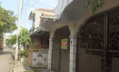 Rumah 2 lantai luas 119 m2 harga 1,9 Milyar di Waru, Sidoarjo