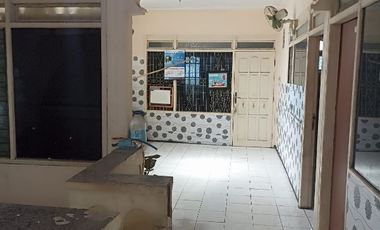 Rumah 2 lantai luas 119 m2 harga 1,9 Milyar di Waru, Sidoarjo