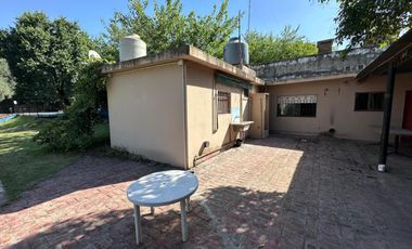 Hermosa casa quinta compuesta por 3 casas en un Lote
