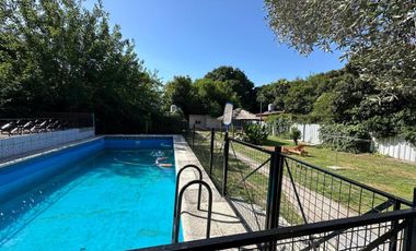 Hermosa casa quinta compuesta por 3 casas en un Lote