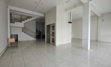 Murah Ruko 2 gandeng plong, ex kantor,  rolling door, partisi lengkap