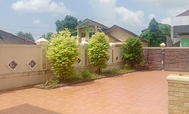 Dijual rumah mewah 856/912 di Demang Pinggir jalan aspal Palembang