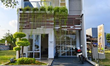 A055 - Rumah Mewah One Gate Timur Balai Kota Timoho