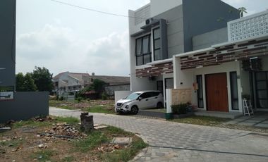 A055 - Rumah Mewah One Gate Timur Balai Kota Timoho