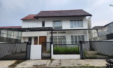 Rumah Mewah lokasi Puspita loka BSD