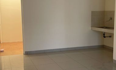 DISEWA Rumah Golf Lake Residence