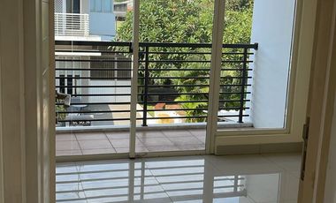 DISEWA Rumah Golf Lake Residence