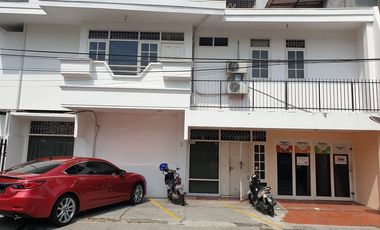 DISEWAKAN RUANG KANTOR FULLY FURNISHED UNTUK 5 ORANG DI AREA TOMANG