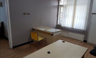 DISEWAKAN RUANG KANTOR FULLY FURNISHED UNTUK 5 ORANG DI AREA TOMANG