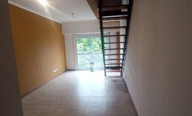 DEPARTAMENTO 3 AMBIENTES - 2DO PISO POR ESCALERA
