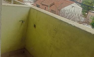 DEPARTAMENTO 3 AMBIENTES - 2DO PISO POR ESCALERA