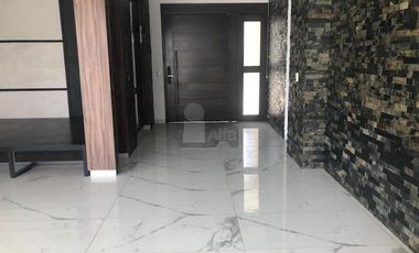 Venta de casa en Metepec, casa de tres niveles ubicada en eel Residencial Villas del Bicentenario
