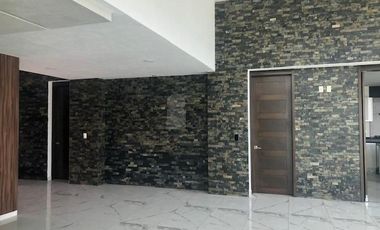 Venta de casa en Metepec, casa de tres niveles ubicada en eel Residencial Villas del Bicentenario
