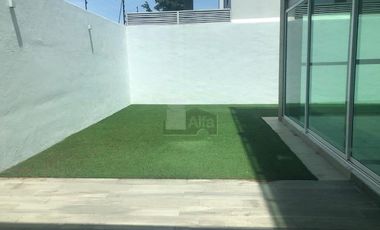 Venta de casa en Metepec, casa de tres niveles ubicada en eel Residencial Villas del Bicentenario