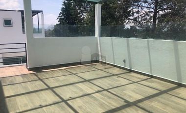 Venta de casa en Metepec, casa de tres niveles ubicada en eel Residencial Villas del Bicentenario