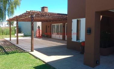 HERMOSA CASA QUINTA