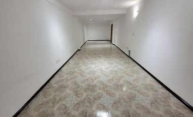 ¡Excelente Local Comercial en el Corazón Ballester!