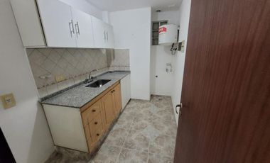 ¡Excelente Local Comercial en el Corazón Ballester!