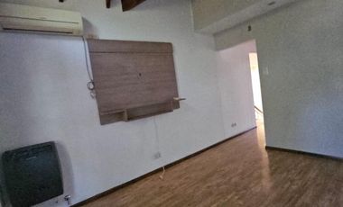 Hermosa casa en Glew, barrio los Aromos