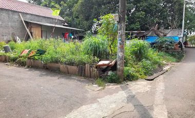 Disewakan Tanah Kosong Murah dan strategis di Pinggir Danau