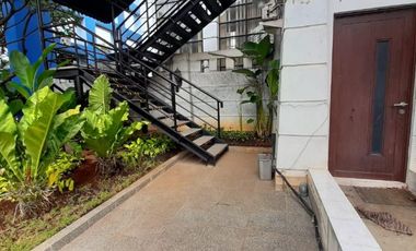 Di sewakan kantor berikut lahan luas. jakarta timur