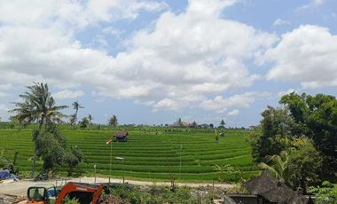 VILLA READY UNIT FURNISHED 2LT VIEW SAWAH LOKASI PERERENAN CANGGU