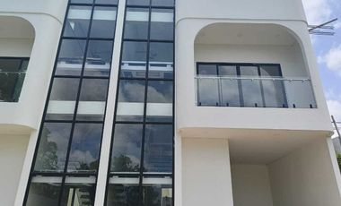 VILLA READY UNIT FURNISHED 2LT VIEW SAWAH LOKASI PERERENAN CANGGU