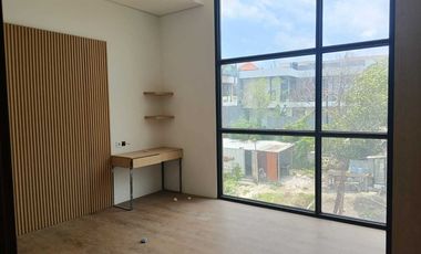 VILLA READY UNIT FURNISHED 2LT VIEW SAWAH LOKASI PERERENAN CANGGU