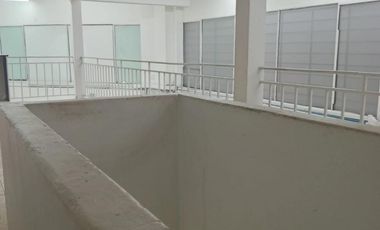 Local en Esquina en Constitucion con Sótano y Altillo