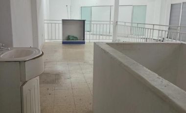 Local en Esquina en Constitucion con Sótano y Altillo