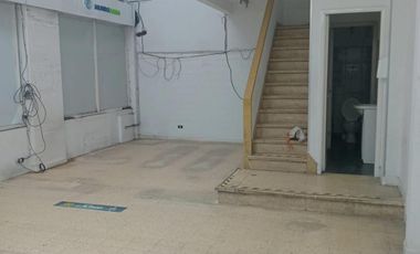 Local en Esquina en Constitucion con Sótano y Altillo