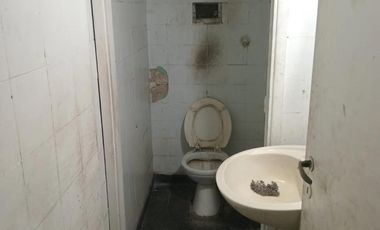 Local en Constitucion con Altillo y Sótano