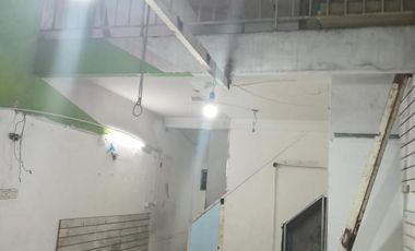 Local en Constitucion con Altillo y Sótano