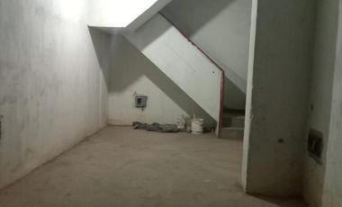 Local en Constitucion con Altillo y Sótano