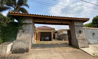 Rumah Plus Kolam Renang dekat Pasar KM 5 Palembang