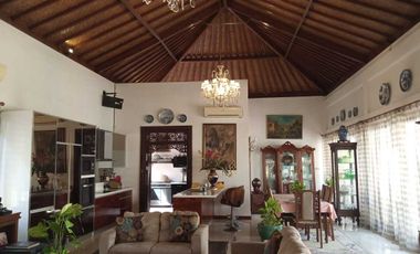 Rumah Plus Kolam Renang dekat Pasar KM 5 Palembang