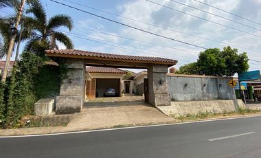 Rumah Plus Kolam Renang dekat Pasar KM 5 Palembang