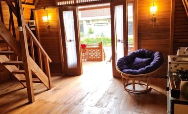 Di jual rumah kayu area cigadung dago