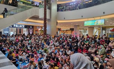 Toko kios shop lantai UG Tangcity Mall Kota Tangerang.