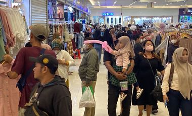 Toko kios shop lantai UG Tangcity Mall Kota Tangerang.