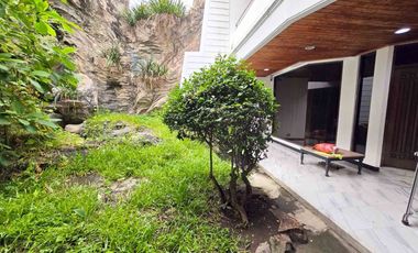 Rumah di Raya Kertajaya Indah dekat Galaxy Mall