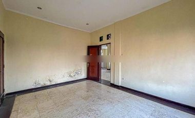 Dijual Cepat Termurah Di Area Renon Rumah 2 Lantai SHM Bali