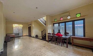 Dijual Cepat Termurah Di Area Renon Rumah 2 Lantai SHM Bali