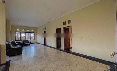 Dijual Cepat Termurah Di Area Renon Rumah 2 Lantai SHM Bali