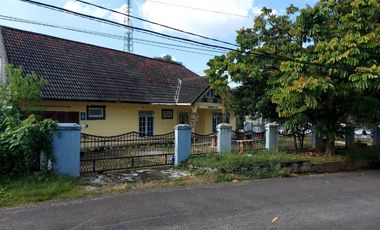 Dijual rumah besar dilokasi strategis jl Cut Nyak Dien Palembang