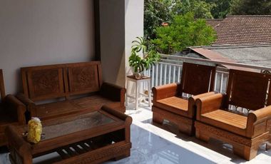 Dijual Rumah 2 lantai luas & strategis,cocok untuk home industry, Lt 1