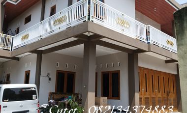 Dijual Rumah 2 lantai luas & strategis,cocok untuk home industry, Lt 1