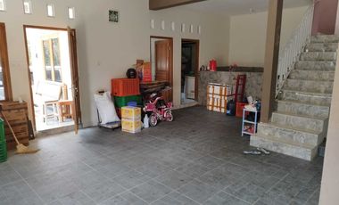 Dijual Rumah 2 lantai luas & strategis,cocok untuk home industry, Lt 1