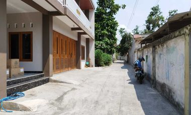 Dijual Rumah 2 lantai luas & strategis,cocok untuk home industry, Lt 1