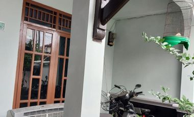dijual  rumah baru di renovasi Pondok cikunir Indah bebas banjir